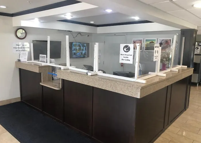 6 Peoria, Il Hotel 4*