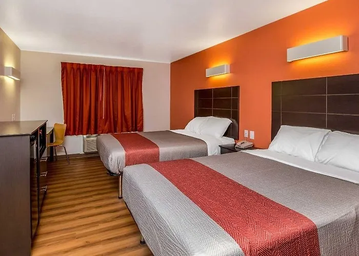 6 Peoria, Il Hotel 4*