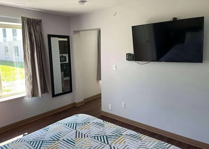 6 Peoria, Il Hotel