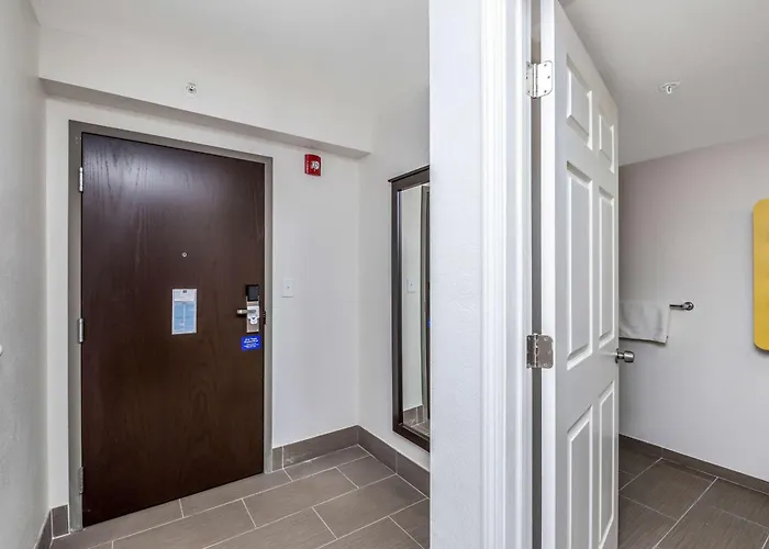 6 Peoria, Il Hotel 4*
