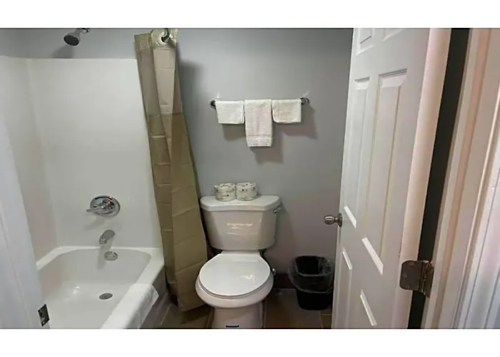 6 Peoria, Il Hotel 4*