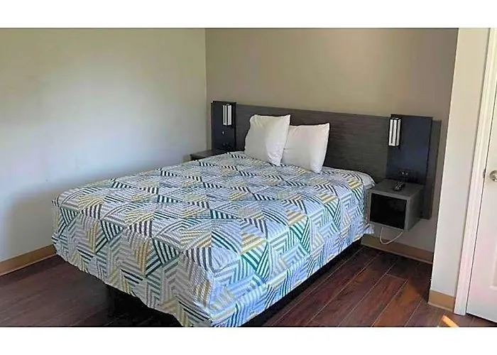 Hotel 6 Peoria, Il 4*