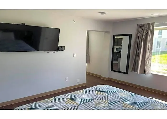 Hotel 6 Peoria, Il 4*